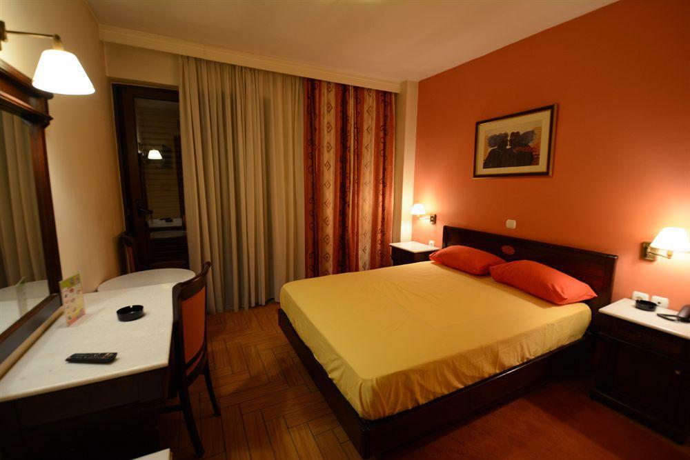 Hotel Chris Atene Esterno foto