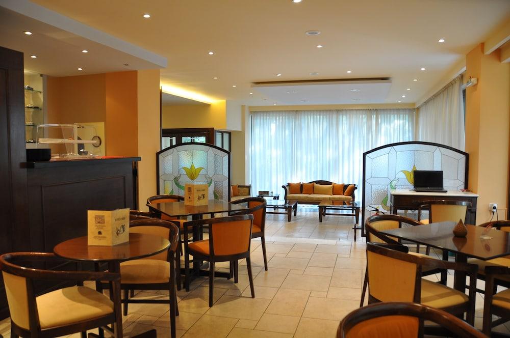 Hotel Chris Atene Esterno foto